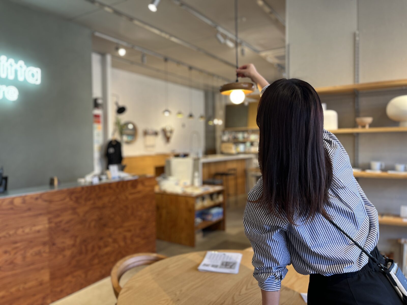 インテリアショップスタッフの1日